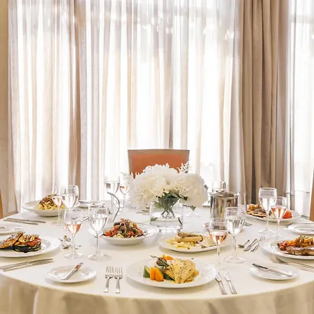 Divani Palace Ξενοδοχείο 5*