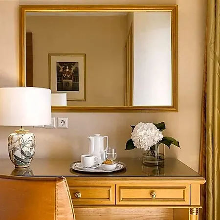 Divani Palace 5*