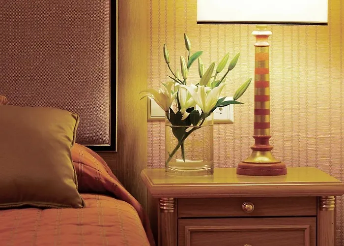 מלון Divani Palace 5*